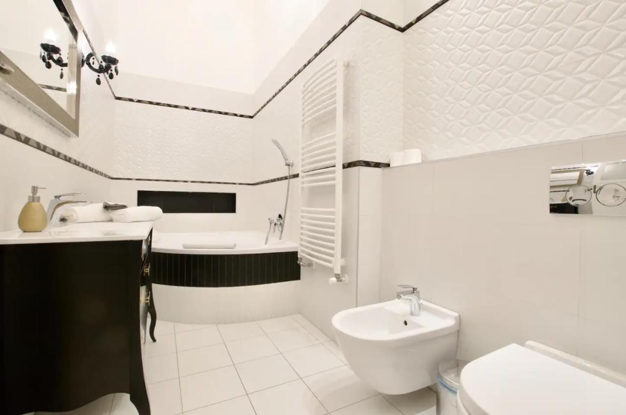Apartment Premium By Hi5 - Lendvay Palace *